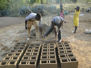 Construction des briques sur place