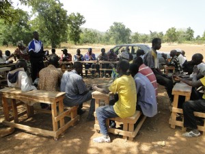 Reunion de 2AEFE avec la population du village de kalagué