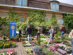 Un cadre idyllique pour le marché aux fleurs annuel du Rotary Club Malbrouck : Le Chateau de La Grange à Manom