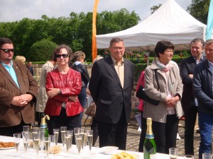 Émotion de Christiane Debras qui a l'honneur de représenter l'association SEM 