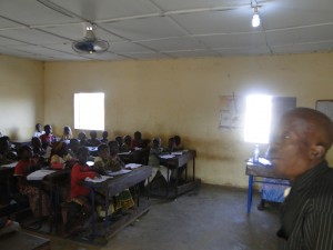 29.01.2016 Le directuer de Kaka dans une classe electrifiee par SEM